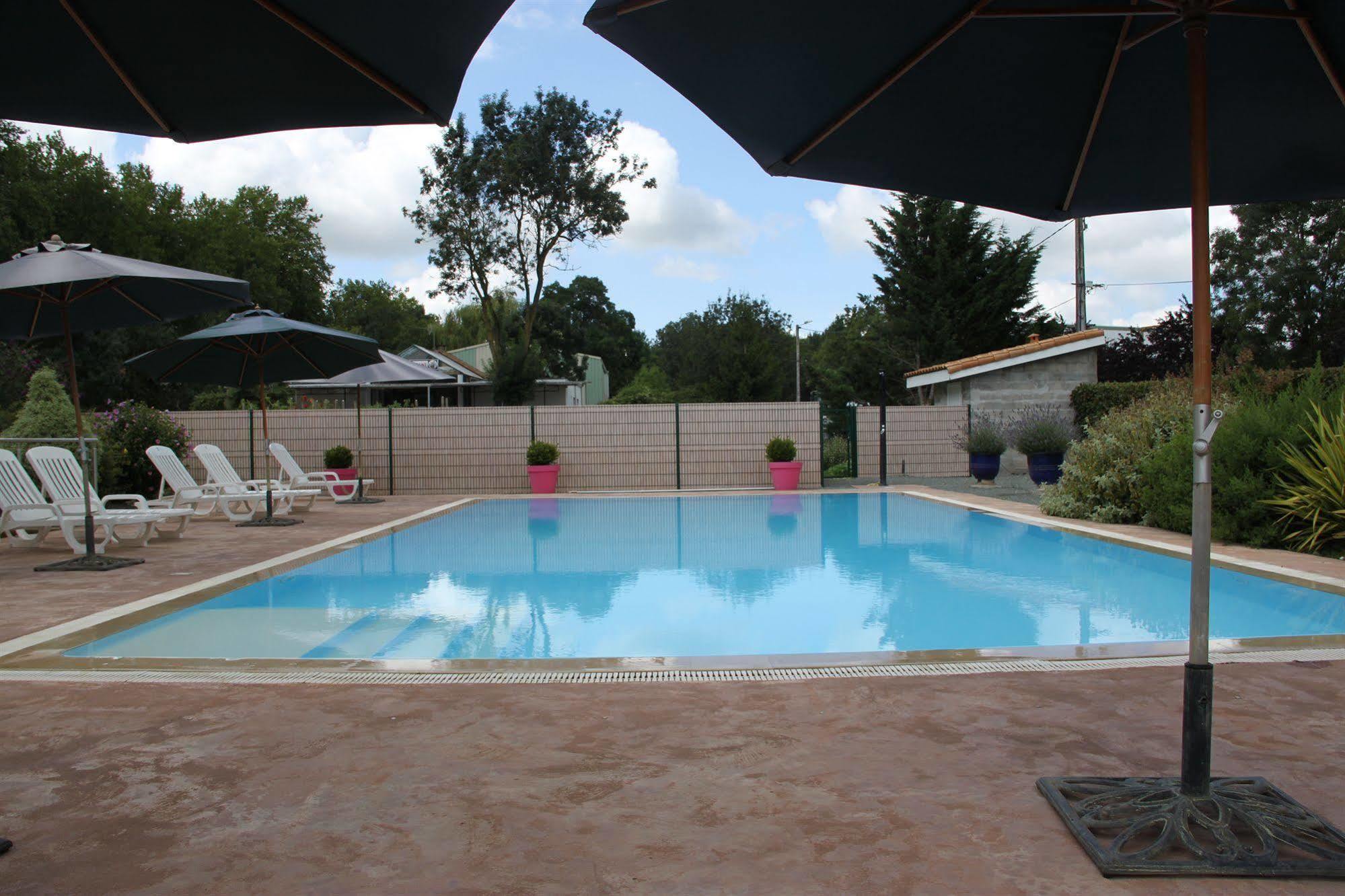 Bessines Agape Hotel מראה חיצוני תמונה